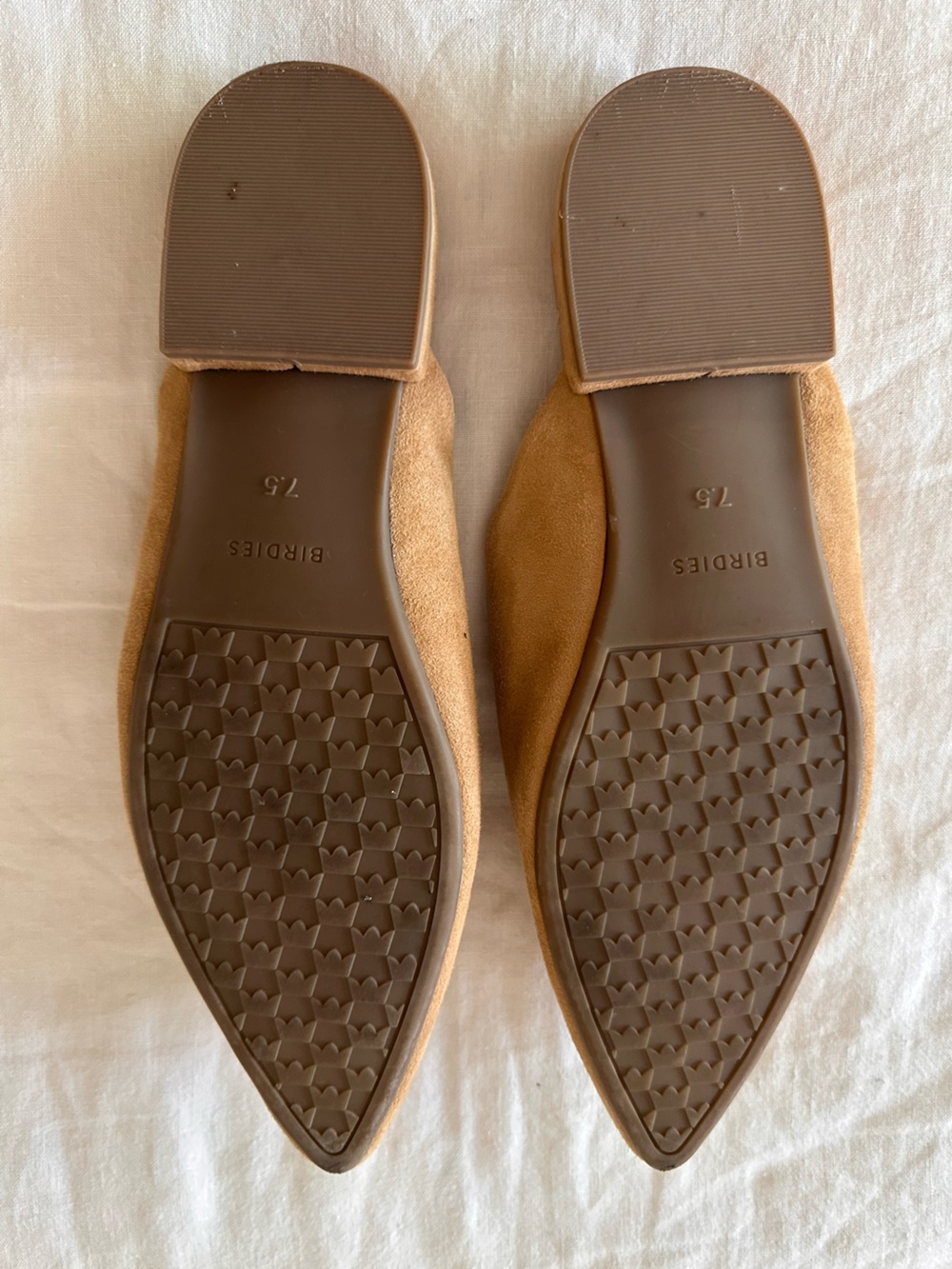 Birdies The Swan in Golden Oak (size 7.5) - Picture 3 of 4